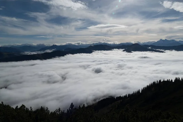 Hermosas Caminatas Otoño Los Alpes Berchtesgadener Con Niebla Valey Vistas —  Fotos de Stock