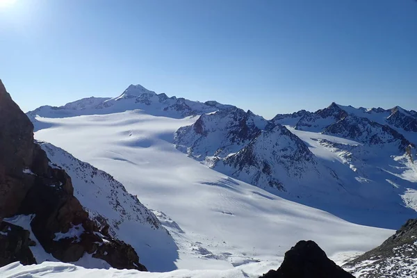 Beau paysage hivernal dans les Alpes otztales en Autriche — Photo