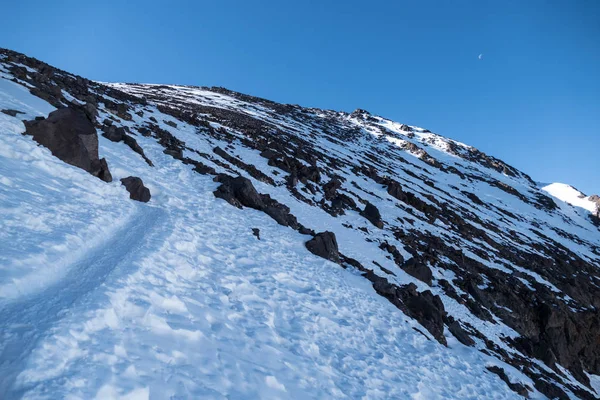 Dzsebel Toubkal Téli Megmászása Legmagasabb Csúcs Magas Atlasz Hegység Marokkói — Stock Fotó