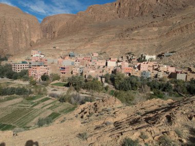 Todra Gorge güzel çöl peyzaj yüksek atlasında Fas ünlü bir tırmanma hedef