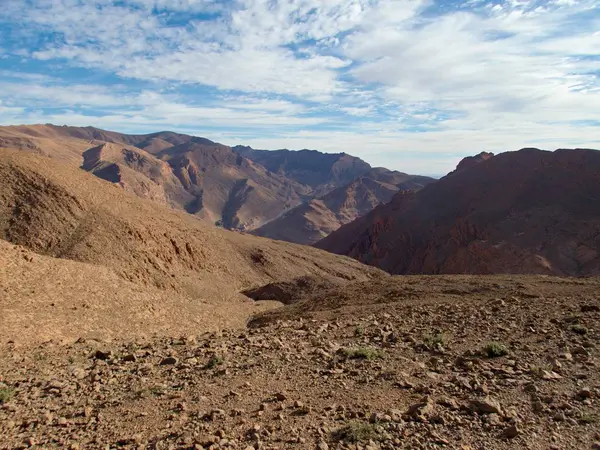 美丽的沙漠景观托德拉峡谷在高地图集在摩洛哥一个著名的攀登目的地 — 图库照片
