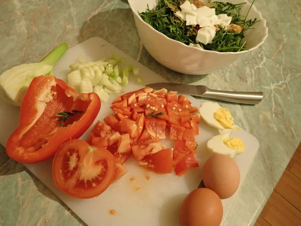 Příprava Čerstvý Zdravý Domácí Saladin Kuchyňské Zeleniny — Stock fotografie