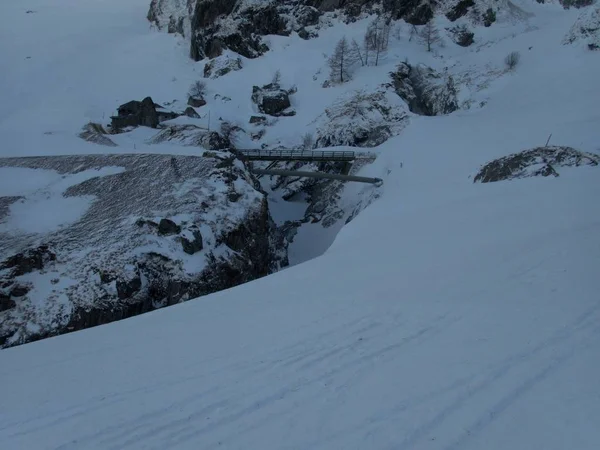 Gyönyörű téli táj skitouring a venedigergruppe — Stock Fotó