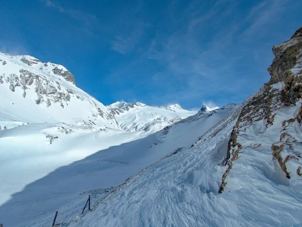 Krásná zimní krajina skitouring v venedigergruppe — Stock fotografie