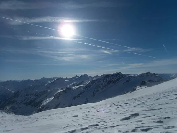 Hermoso paisaje de invierno skitouring en venedigergruppe — Foto de Stock