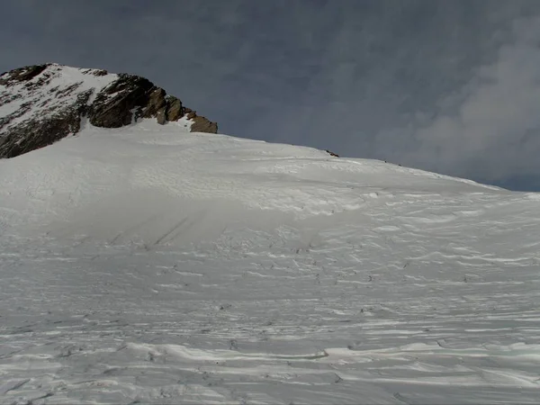 Mooie winter landschap skitouring in venedigergruppe — Stockfoto