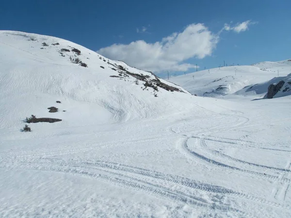 Красивые зимние лыжи сезон в Сарпланине в Мачедонии — стоковое фото