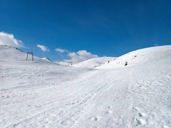 Belle saison des skins d'hiver à sar planina en macédonie — Photo
