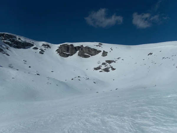Bella stagione sciistica invernale a sar planina in macedonia — Foto Stock