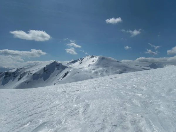 Hermosa temporada de esquí de invierno en sar planina en macedonia — Foto de Stock