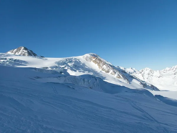 Paisaje de invierno para el skitouring en los Alpes otztales en Austria — Foto de Stock