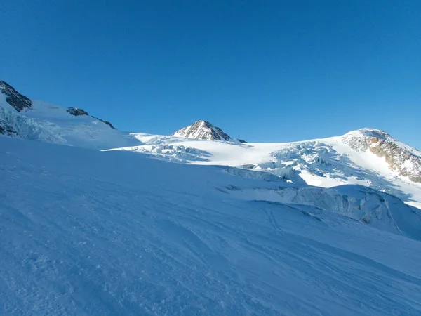 Skitouring Avusturya otztal Alpleri'nde kış manzarası — Stok fotoğraf