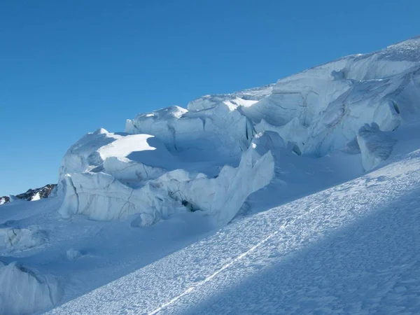 Paesaggio invernale per lo scialpinismo in otztal alpi in austria — Foto Stock