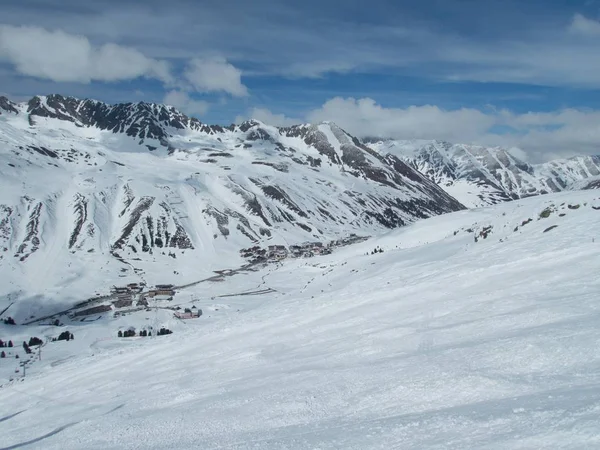 Kuhtai での雪の冬のスキーシーズン — ストック写真