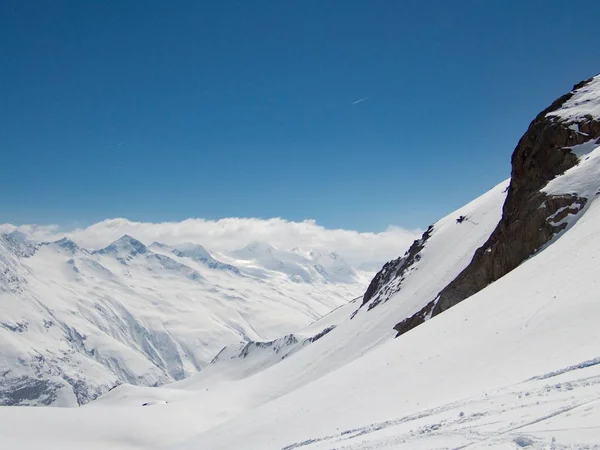 Hermosa temporada de primavera skitouring en otztal alpes — Foto de Stock
