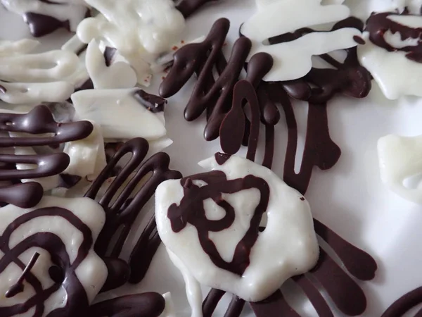 Decorative black and whitechocolate candy — Stock Photo, Image