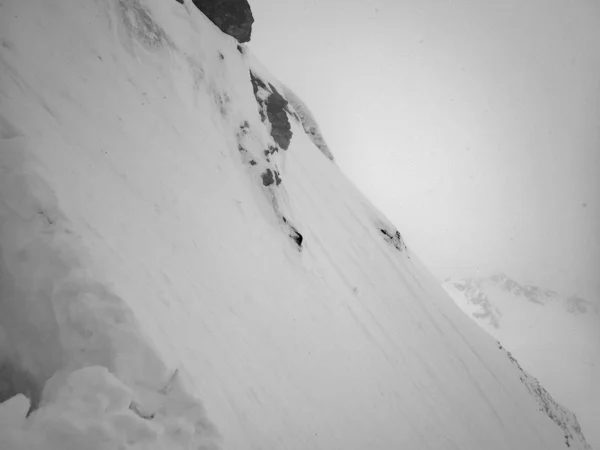 Zimní sezóna lezení weisseespitze v kaunertal gletcher — Stock fotografie