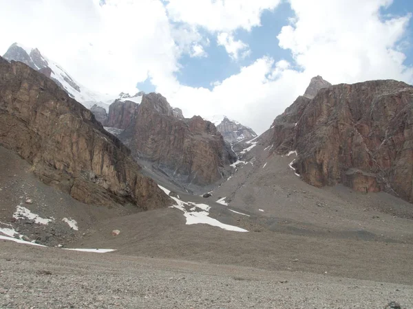Tacikistan fann dağlar doğa güzel yürüyüş — Stok fotoğraf