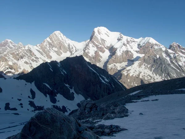 美丽的徒步旅行在范山自然在塔吉克斯坦 — 图库照片