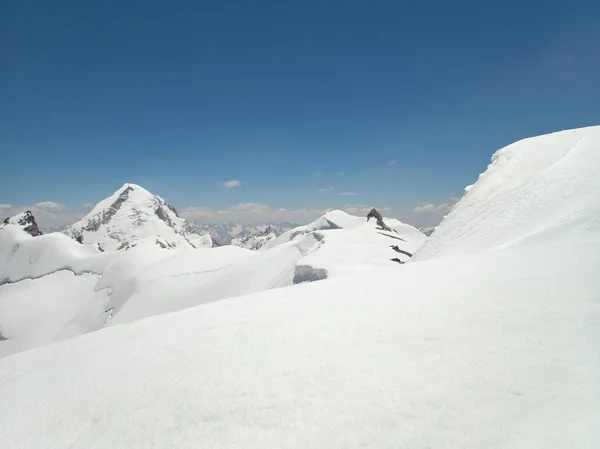 Hermoso senderismo en fann montañas naturaleza en Tayikistán — Foto de Stock