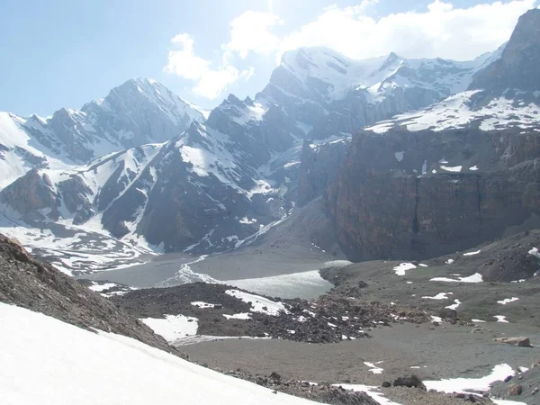 Tacikistan fann dağlar doğa güzel yürüyüş — Stok fotoğraf