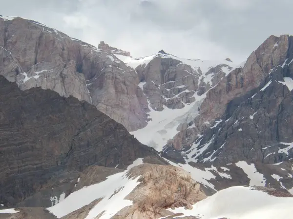 Hermoso senderismo en fann montañas naturaleza en Tayikistán — Foto de Stock