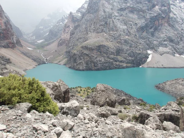 美丽的徒步旅行在范山自然在塔吉克斯坦 — 图库照片