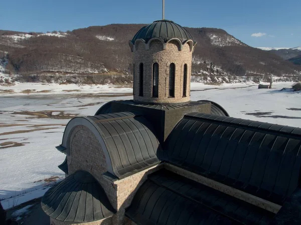 Historische Kirche am Mavrovo-See in Nordmakedonien — Stockfoto