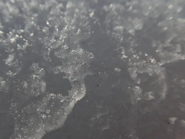 El detalle de la textura de nieve en las montañas — Foto de Stock