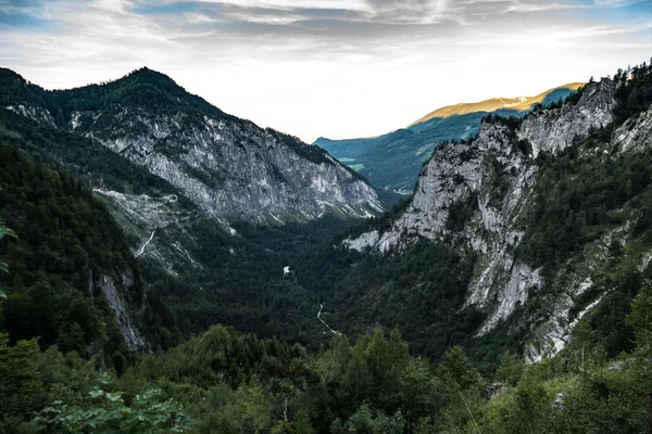 Beau paysage de montagne de totes gebirge montagnes autour de l'hinterstoder — Photo