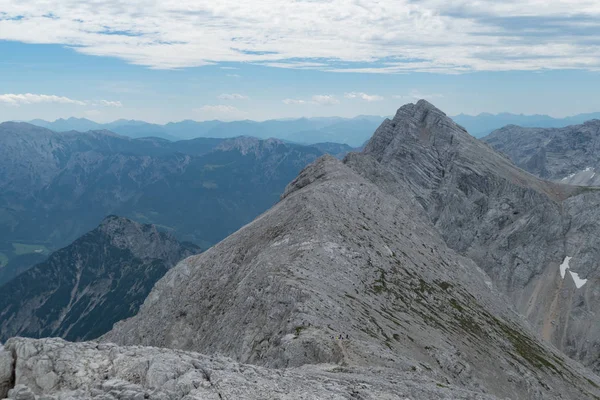 Beautiful mountain landscape of totes gebirge mountains around hinterstoder — Stock Photo, Image