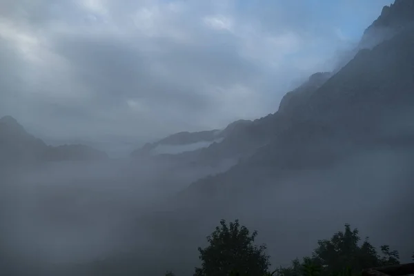 Hermoso paisaje de montaña de totes gebirge montañas alrededor hinterstoder —  Fotos de Stock