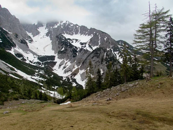 Όμορφη φύση πεζοπορία σε gousaukamm dachsteingebirge — Φωτογραφία Αρχείου