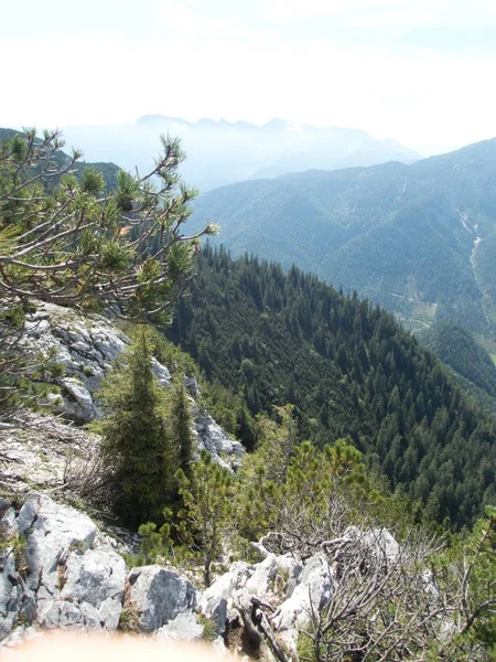 Herbstwandern und Bergsteigen in den brandenburgischen Alpen in Österreich — Stockfoto