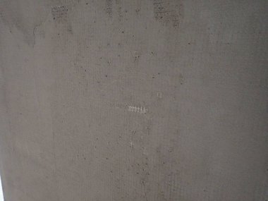 Kırık duvarlı bir iç mekanın yeniden yapılandırılması.