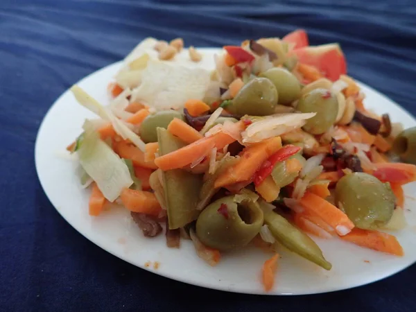 Salada Legumes Frescos Saudáveis Com Legumes Mistos Tigela — Fotografia de Stock