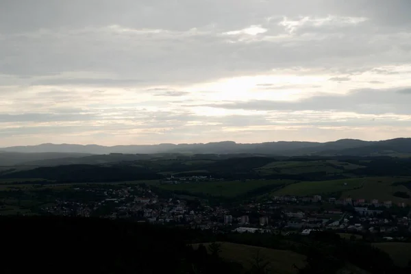 Wald Mit Wolkenverhangenem Abend Himmelblauem Ostböhmen — Stockfoto