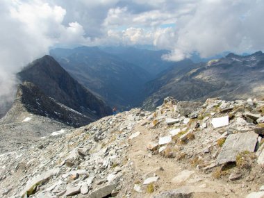 Avrupa 'nın orta kesimindeki Avustralya' daki Ankogelgruppe 'de güzel dağ alp manzarası
