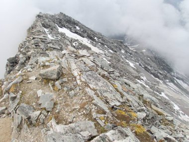 Avrupa 'nın orta kesimindeki Avustralya' daki Ankogelgruppe 'de güzel dağ alp manzarası