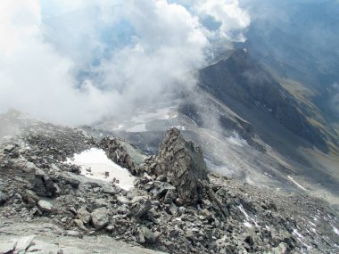 Avrupa 'nın orta kesimindeki Avustralya' daki Ankogelgruppe 'de güzel dağ alp manzarası