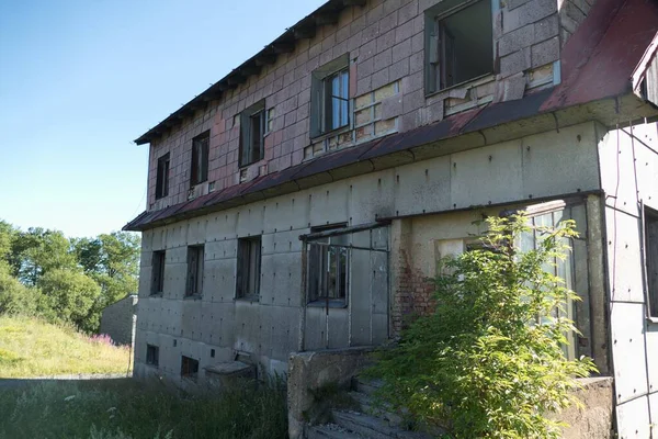 Vecchia Casa Abbandonata Rovina Nel Bosco — Foto Stock