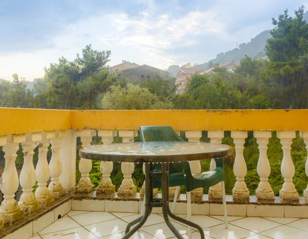 Karadağ deniz kenarında tatil yaz