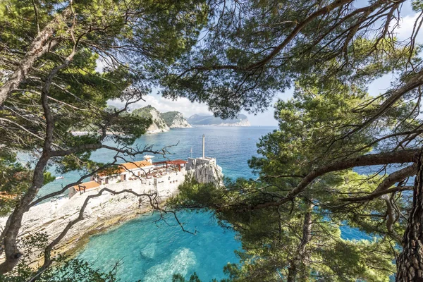 Karadağ deniz kenarında tatil yaz