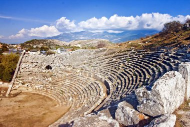 Letoon - tanrıça Leto Xanthos Antik Likya kenti yakınındaki kutsal kentindeki Amfitiyatro'da ak. Türkiye