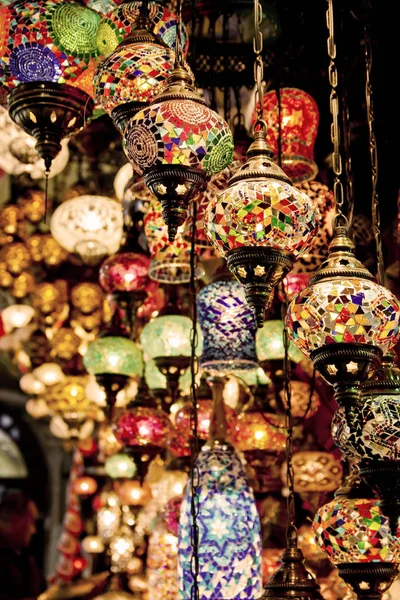 Fenerler Lambalar Kapalı Çarşı Içinde Istanbul Türkiye — Stok fotoğraf