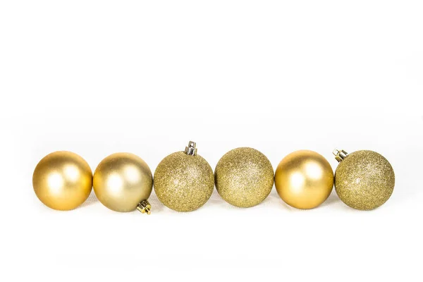 Tarjeta Navidad Con Bolas Navidad Oro Aisladas Sobre Fondo Blanco — Foto de Stock