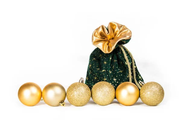 Tarjeta Navidad Con Bolas Navidad Oro Regalo Aislado Sobre Fondo — Foto de Stock