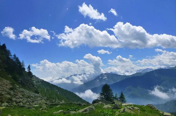 Panorama Montañas Rocas Verano Con Nubes —  Fotos de Stock