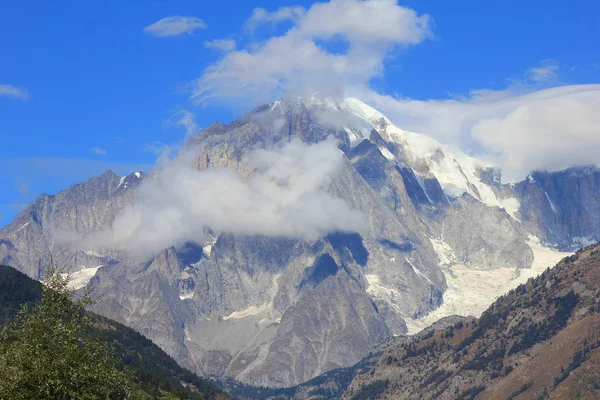 Mont Blanc ile bir panorama