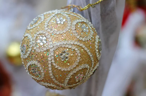 装飾と色のクリスマス ボール — ストック写真